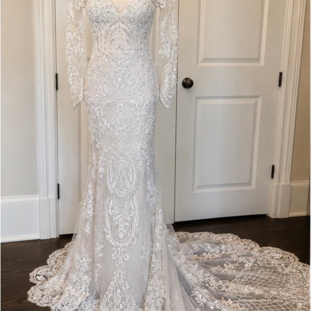 Lace Long-Sleeve Bridal Gown in Ivory